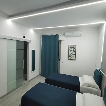 Da Me Alojamento de Acomodação e Pequeno-almoço Crotone