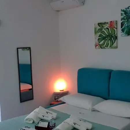 Alojamento de Acomodação e Pequeno-almoço Da Me Crotone